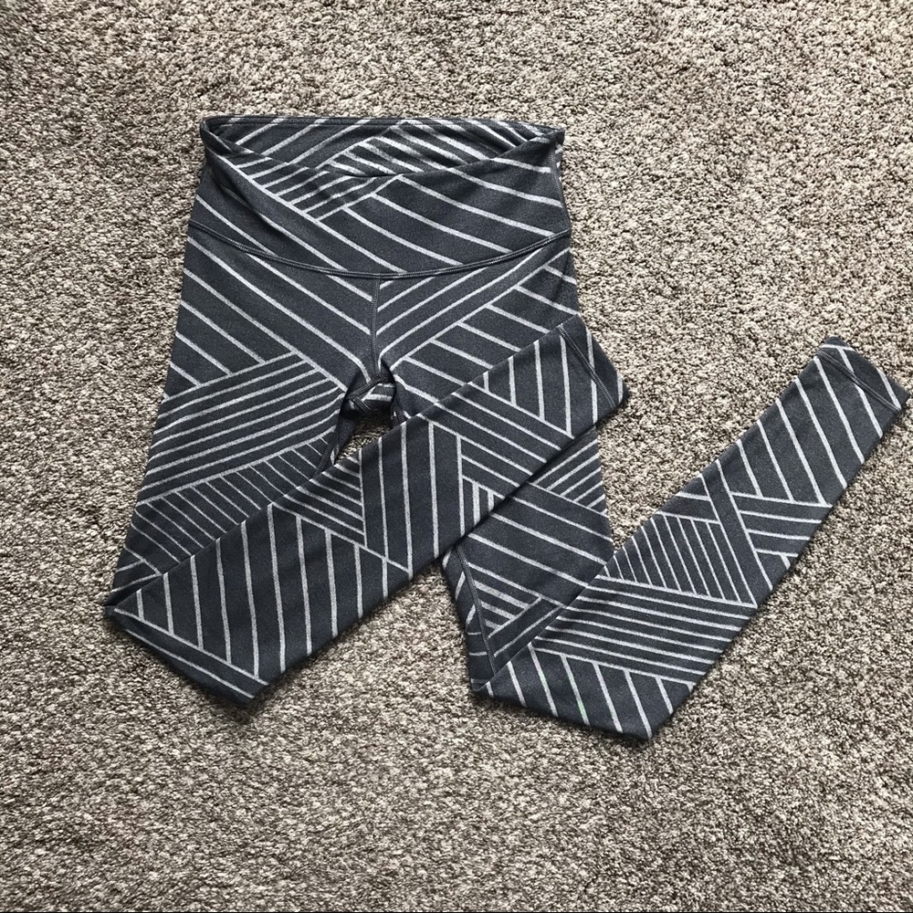 Lululemon Wunder Under Leggings (Size 6)